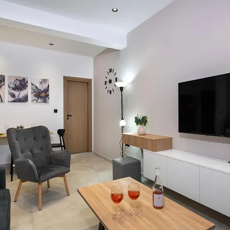 Alia Apartman *